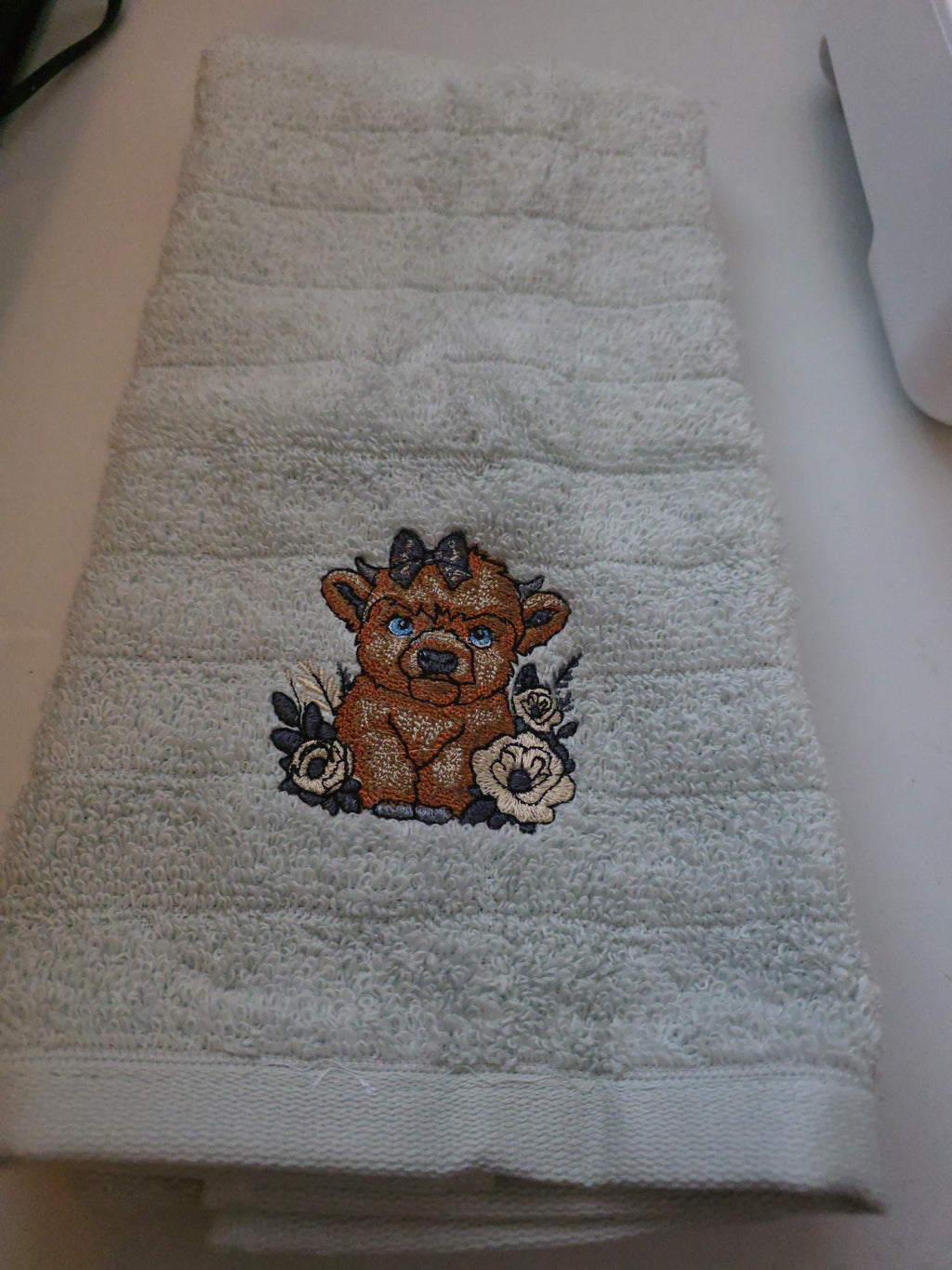 Highland cow bathroom hand towel set
